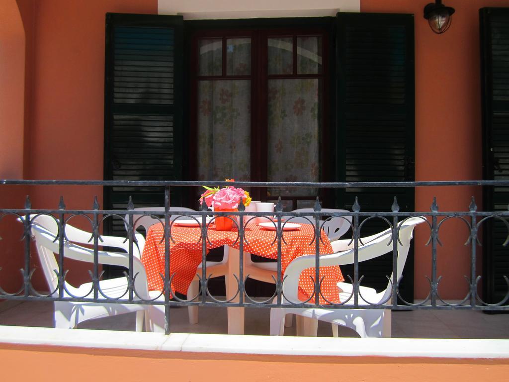Varvara Studios & Apartments I Peroulades  Rum bild