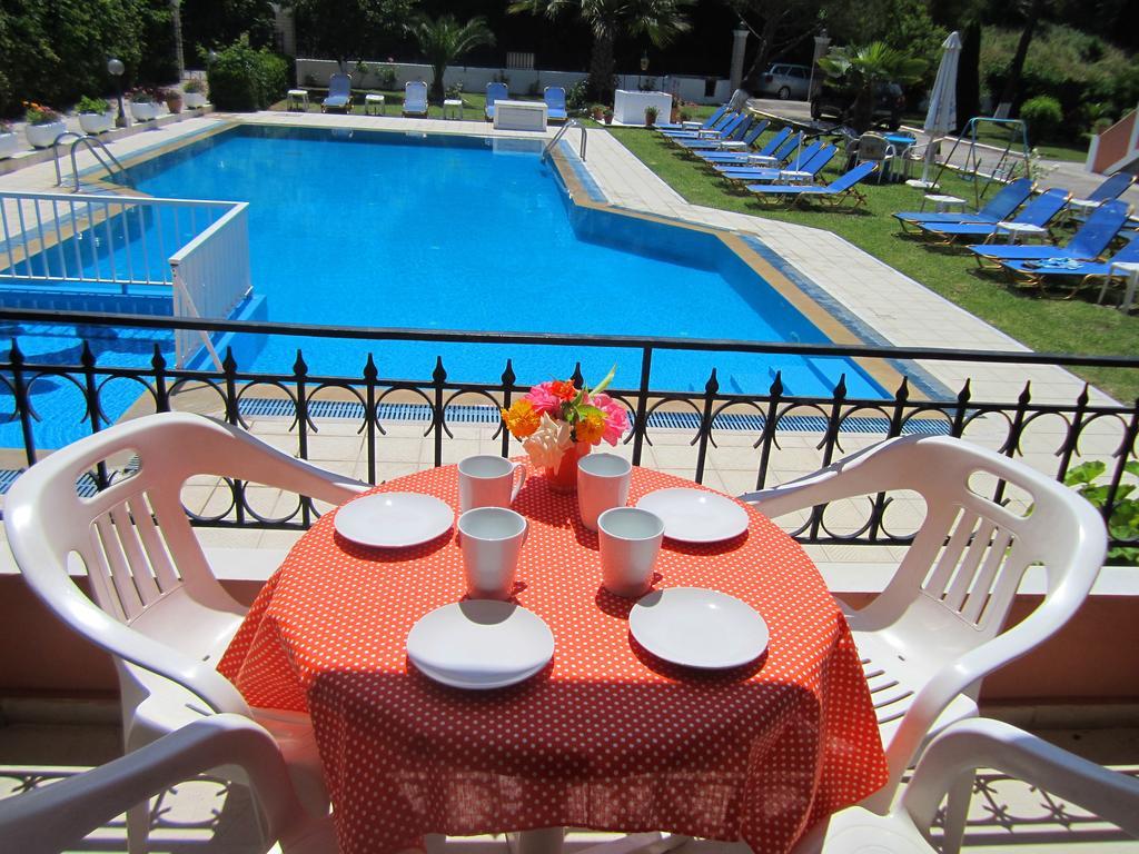 Varvara Studios & Apartments I Peroulades  Rum bild