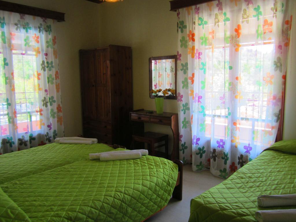 Varvara Studios & Apartments I Peroulades  Rum bild