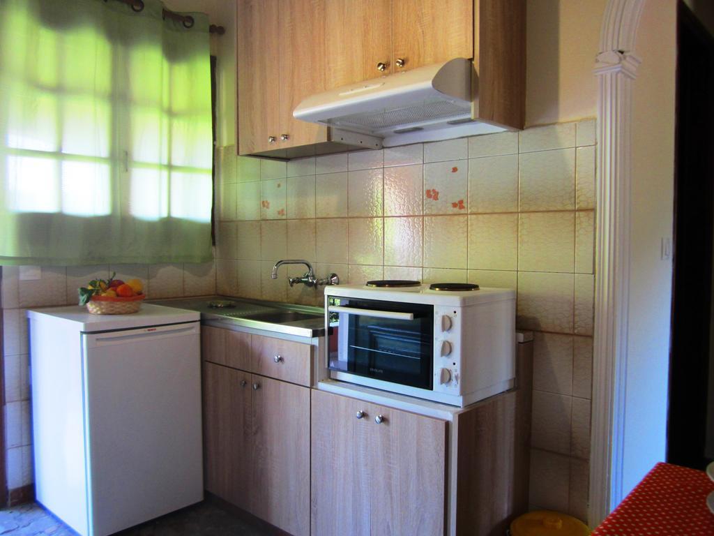 Varvara Studios & Apartments I Peroulades  Rum bild